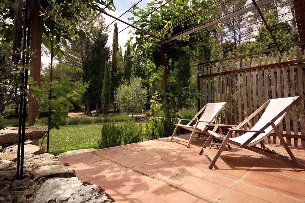 Les Pierres Sauvages Bed and Breakfast Besse-sur-Issole Buitenkant foto