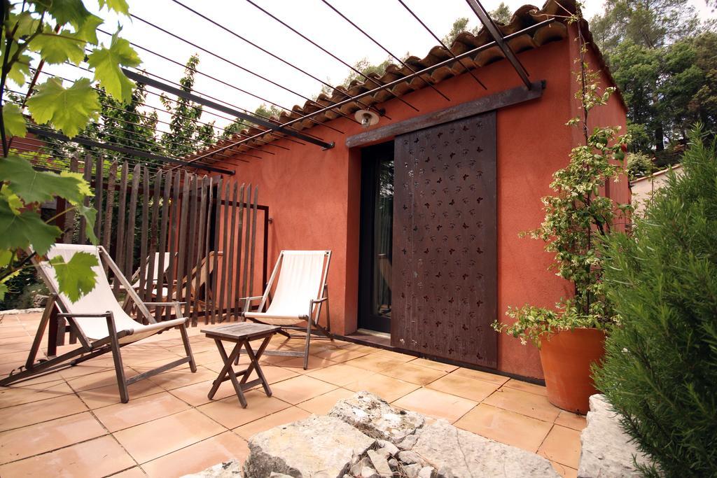 Les Pierres Sauvages Bed and Breakfast Besse-sur-Issole Buitenkant foto