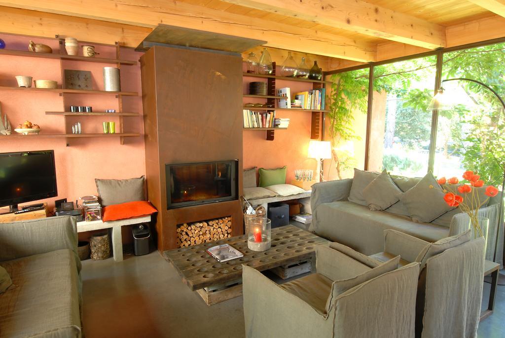 Les Pierres Sauvages Bed and Breakfast Besse-sur-Issole Buitenkant foto