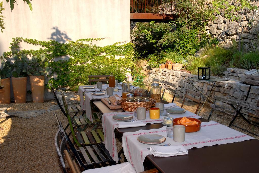 Les Pierres Sauvages Bed and Breakfast Besse-sur-Issole Buitenkant foto